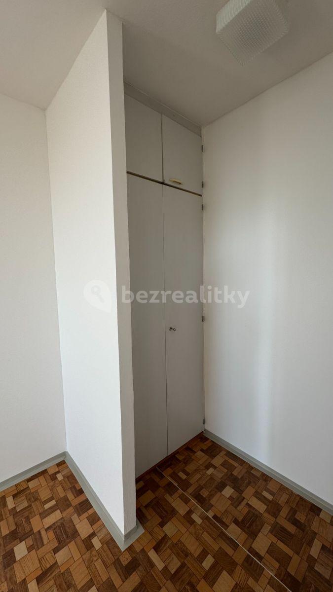 3 bedroom flat to rent, 70 m², Hnězdenská, Prague, Prague