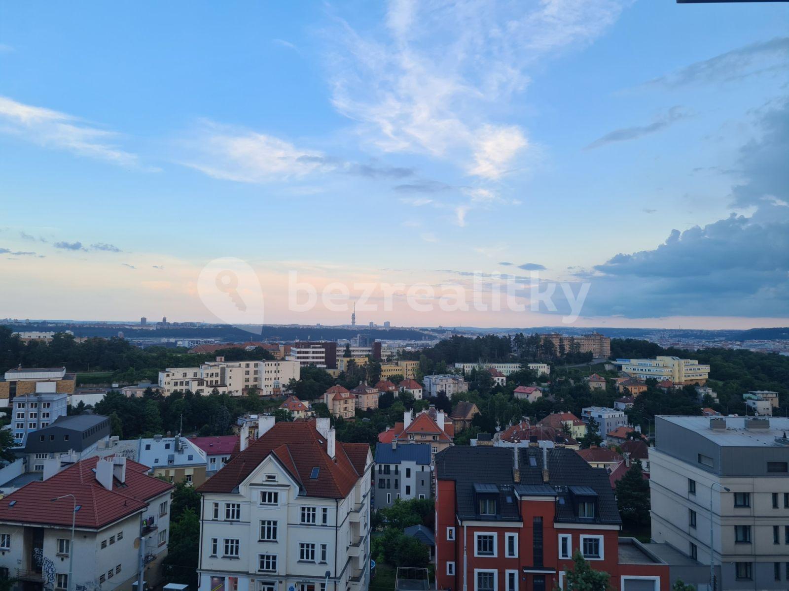 5 bedroom with open-plan kitchen flat to rent, 11 m², U Stírky, Prague, Prague