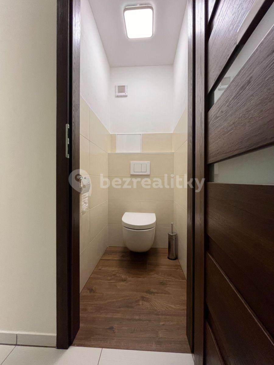 2 bedroom with open-plan kitchen flat to rent, 67 m², Ke Kateřinkám, Prague, Prague