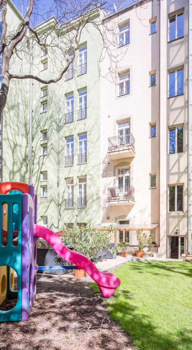 Studio flat to rent, 35 m², Legerova, Prague, Prague