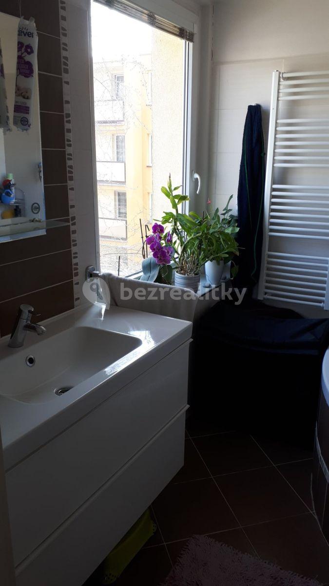 2 bedroom with open-plan kitchen flat for sale, 60 m², Novoborská, Prague, Prague