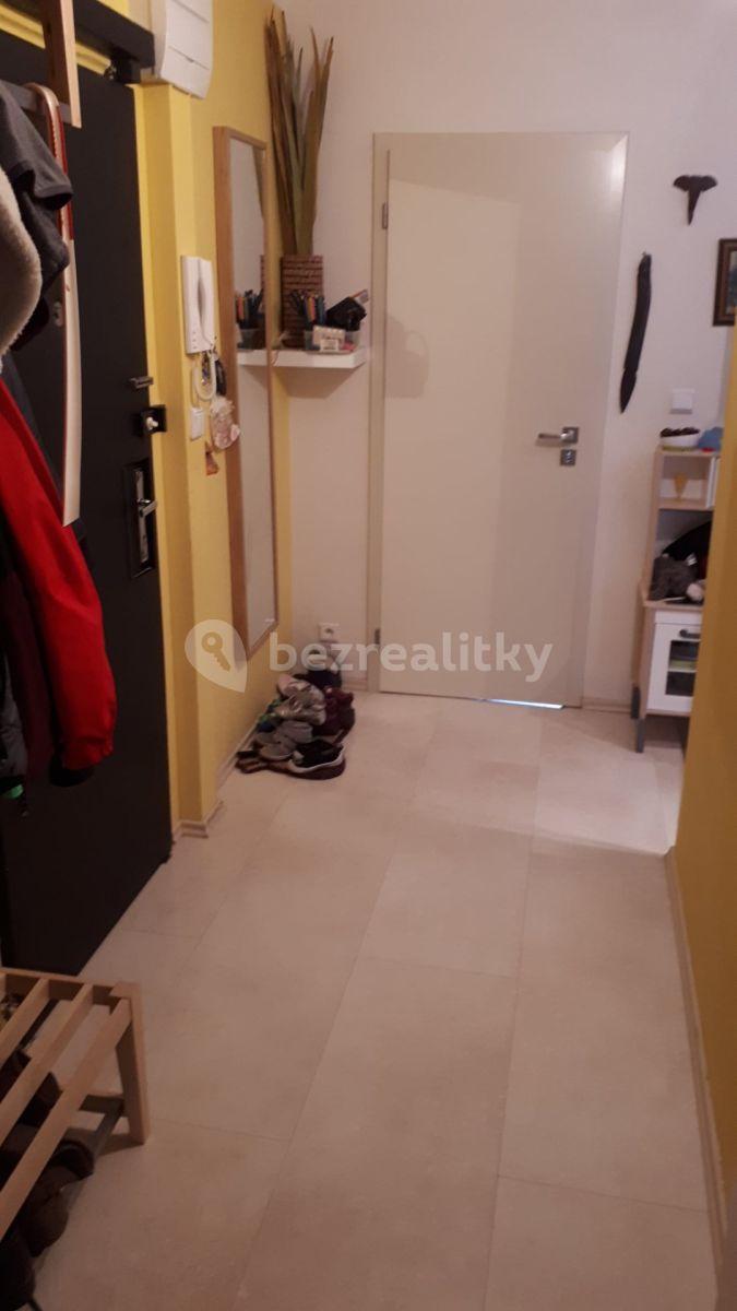 2 bedroom with open-plan kitchen flat for sale, 60 m², Novoborská, Prague, Prague