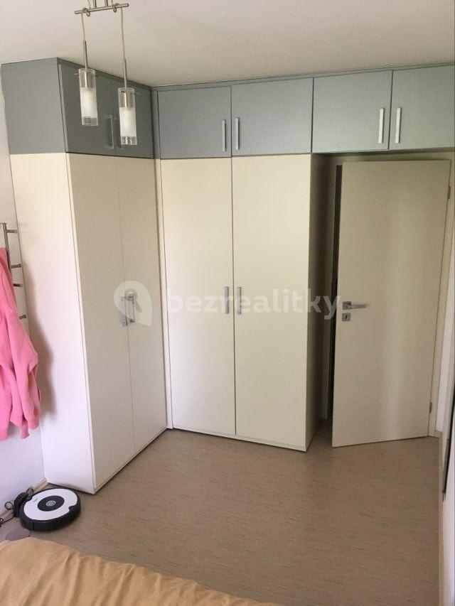 2 bedroom with open-plan kitchen flat for sale, 60 m², Novoborská, Prague, Prague