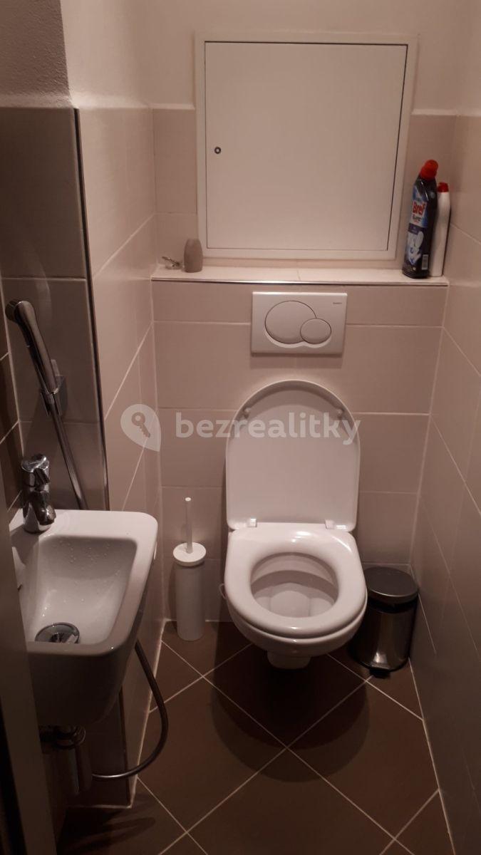 2 bedroom with open-plan kitchen flat for sale, 60 m², Novoborská, Prague, Prague