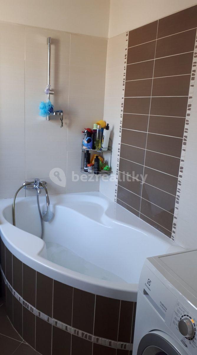 2 bedroom with open-plan kitchen flat for sale, 60 m², Novoborská, Prague, Prague