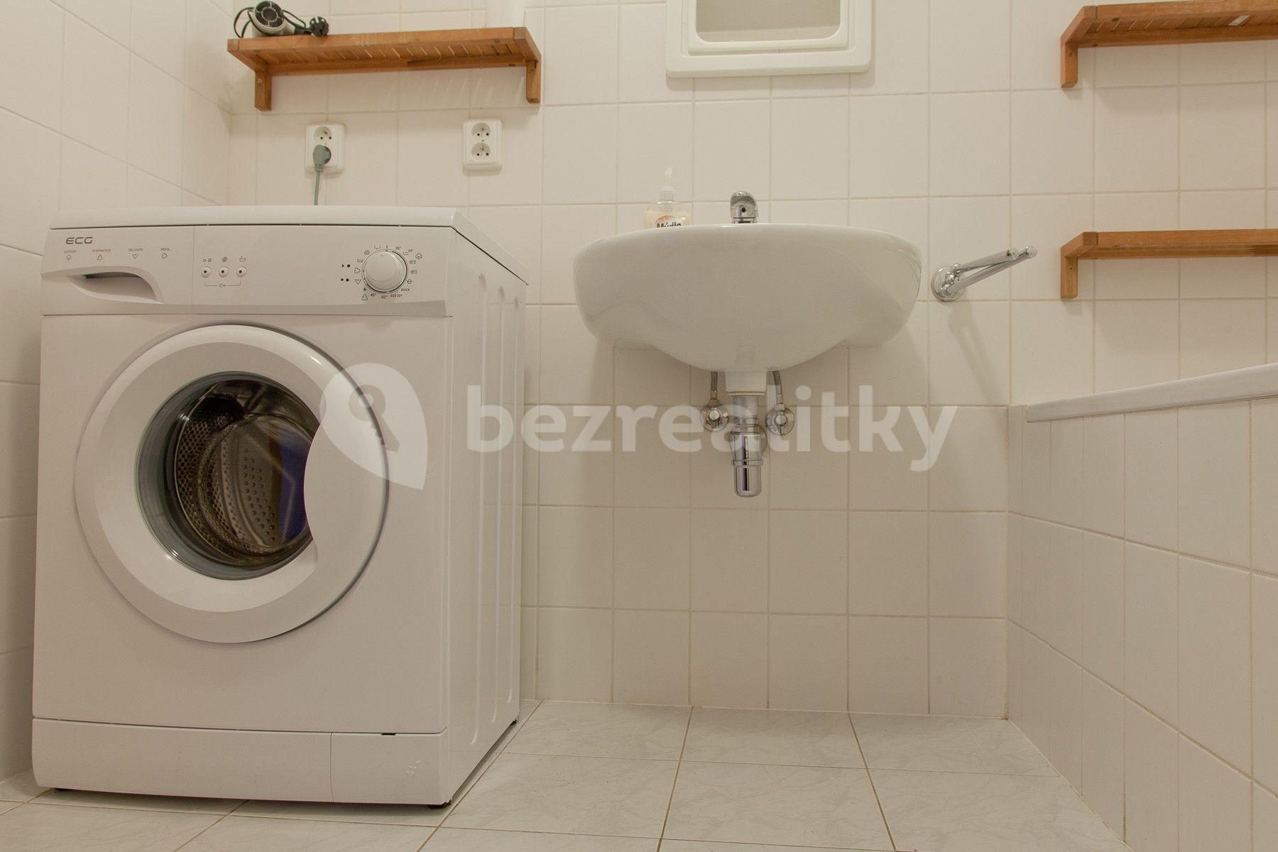 Studio flat to rent, 35 m², Počernická D, Prague, Prague