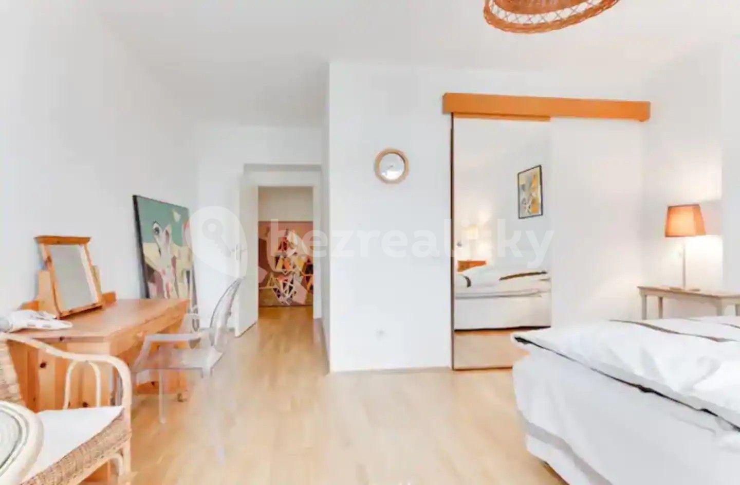 2 bedroom with open-plan kitchen flat for sale, 93 m², Umělecká, Prague, Prague