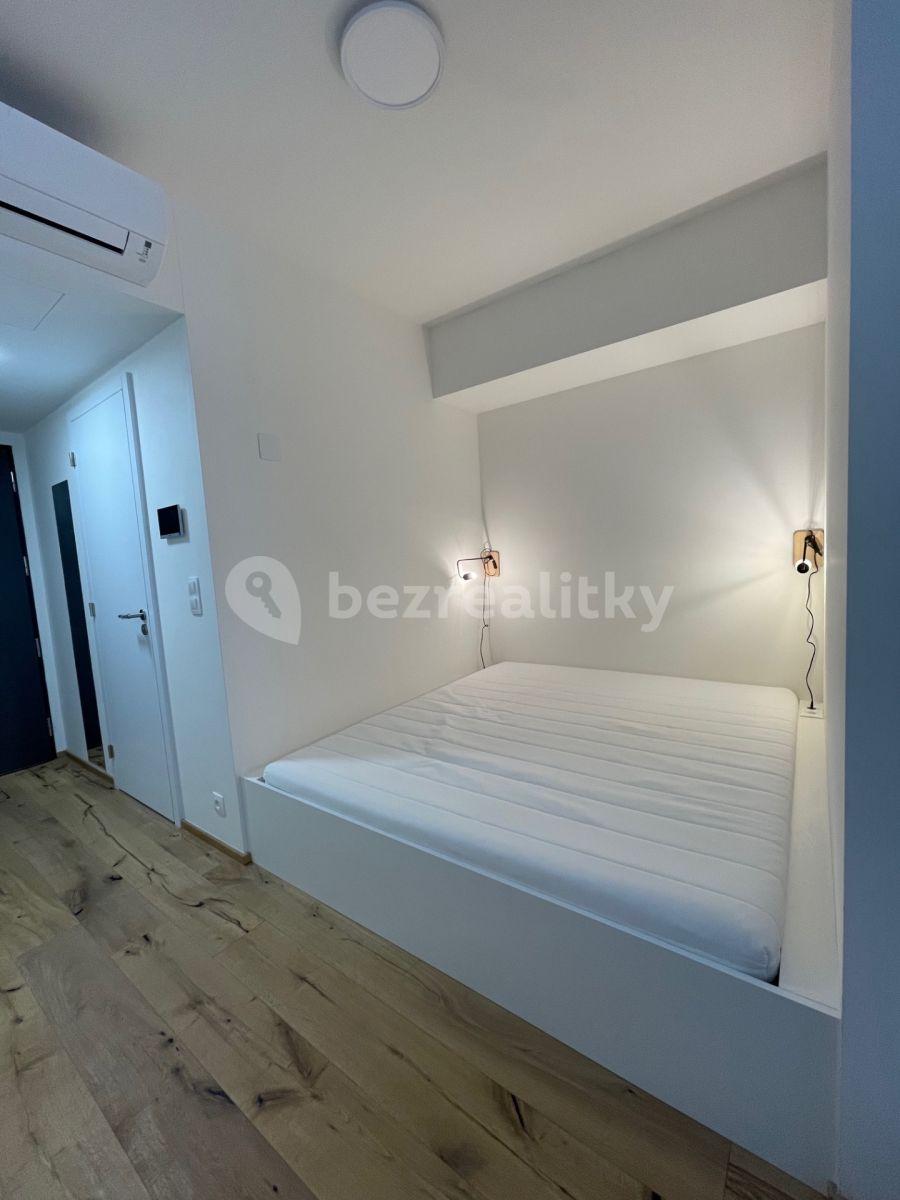 Studio flat to rent, 28 m², Sokolovská, Prague, Prague