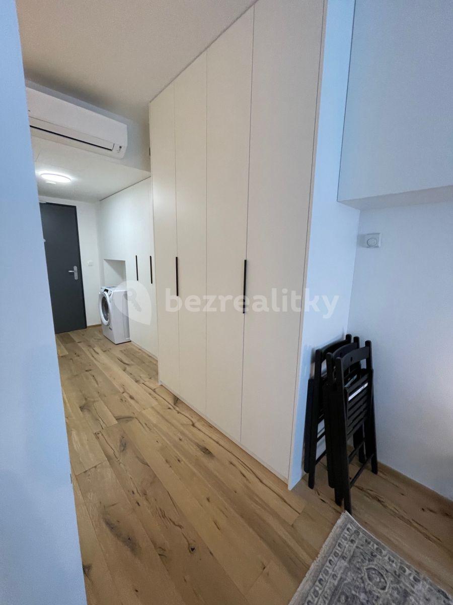 Studio flat to rent, 28 m², Sokolovská, Prague, Prague