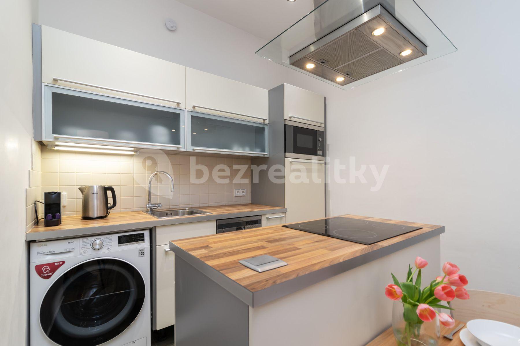 2 bedroom flat to rent, 65 m², Karlova, Prague, Prague