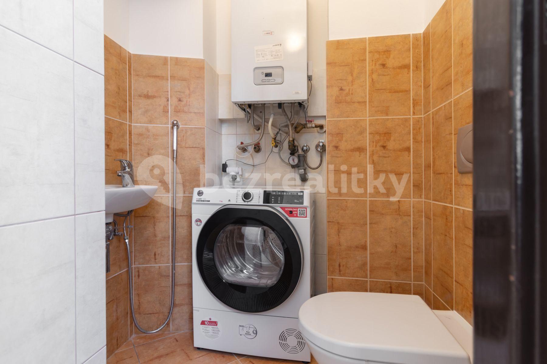 2 bedroom flat to rent, 65 m², Karlova, Prague, Prague