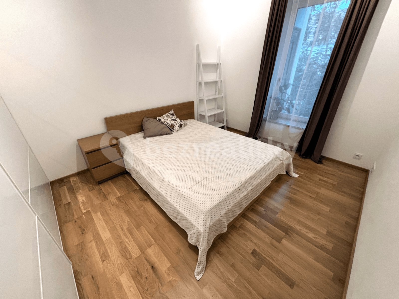 2 bedroom with open-plan kitchen flat to rent, 65 m², Děkanská, Prague, Prague