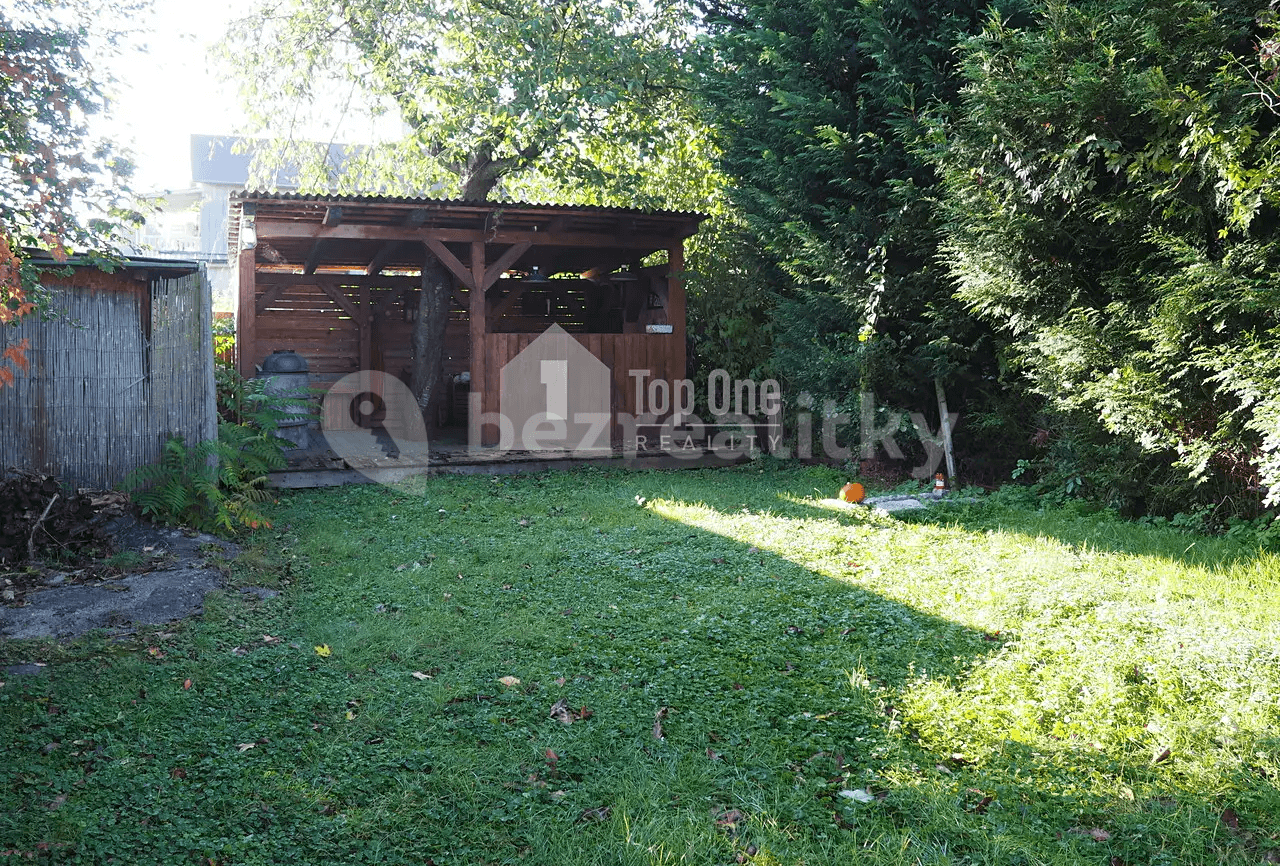 1 bedroom with open-plan kitchen flat for sale, 68 m², Roztoky, Středočeský Region