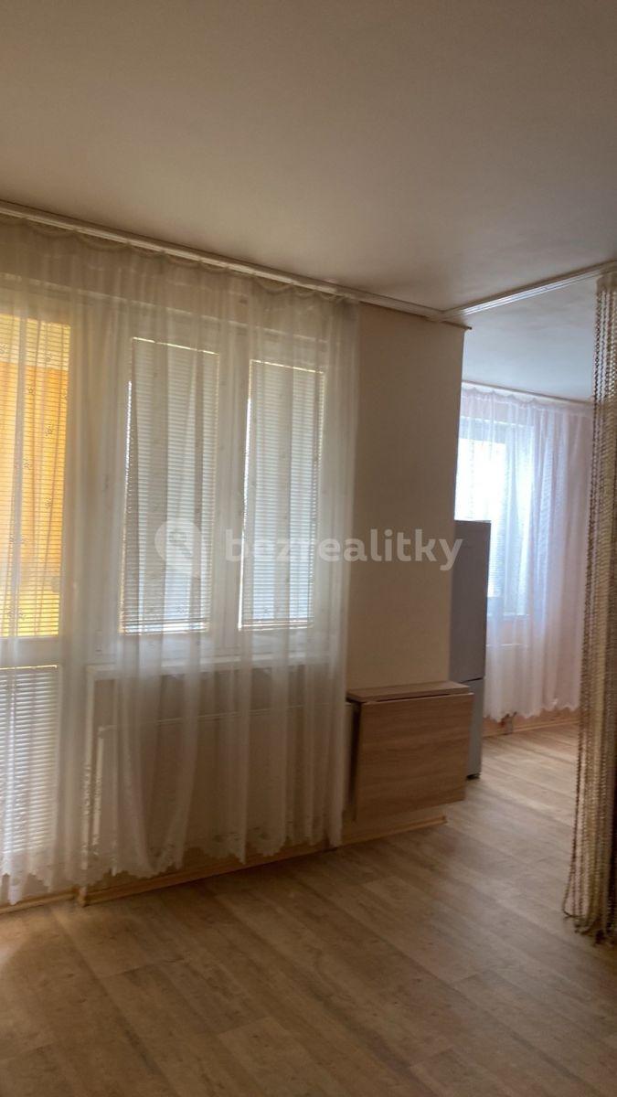 Studio flat for sale, 40 m², V Honech, Klecany, Středočeský Region