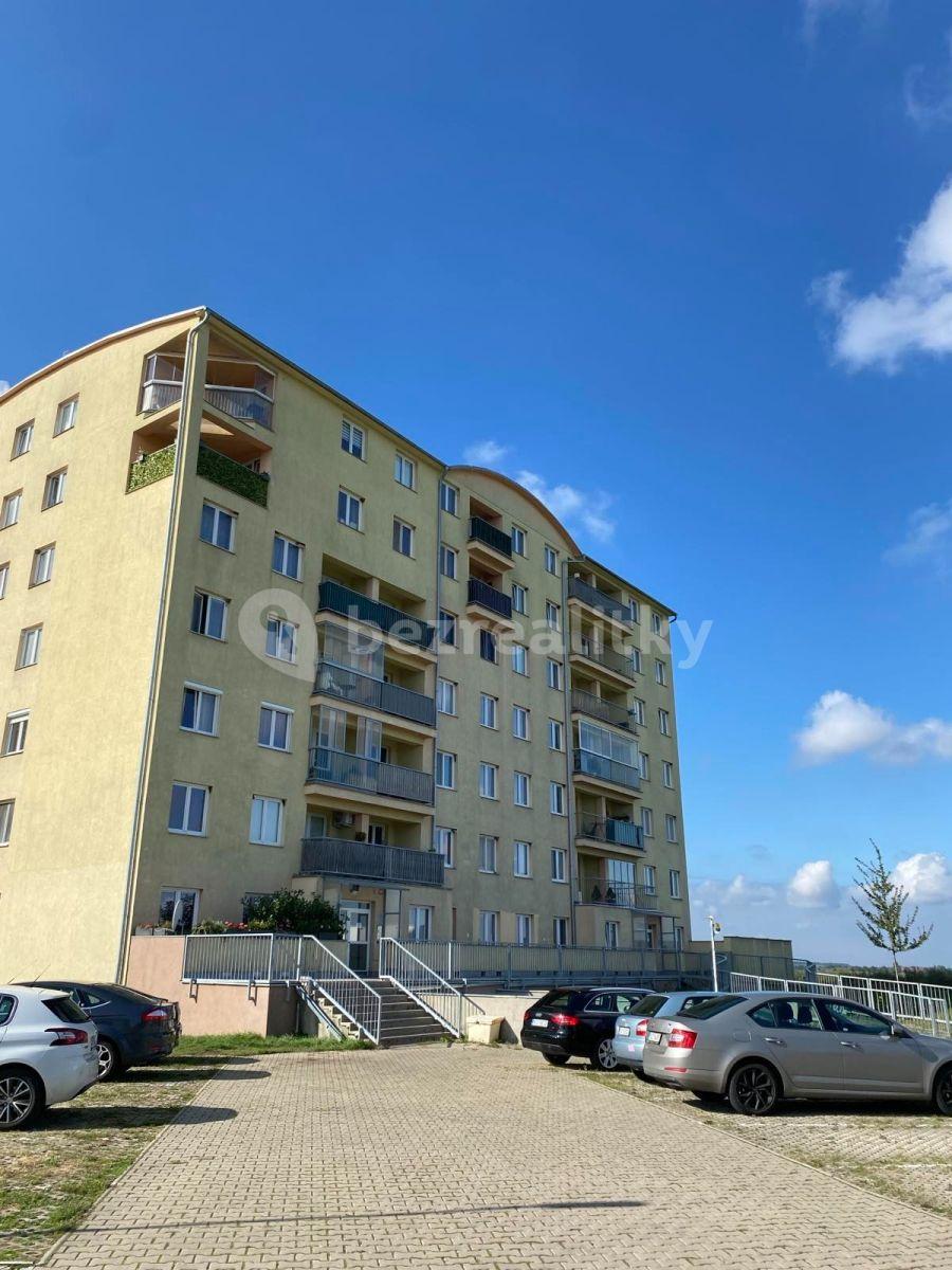 Studio flat for sale, 40 m², V Honech, Klecany, Středočeský Region