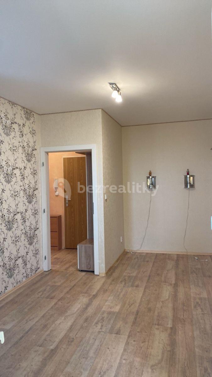 Studio flat for sale, 40 m², V Honech, Klecany, Středočeský Region