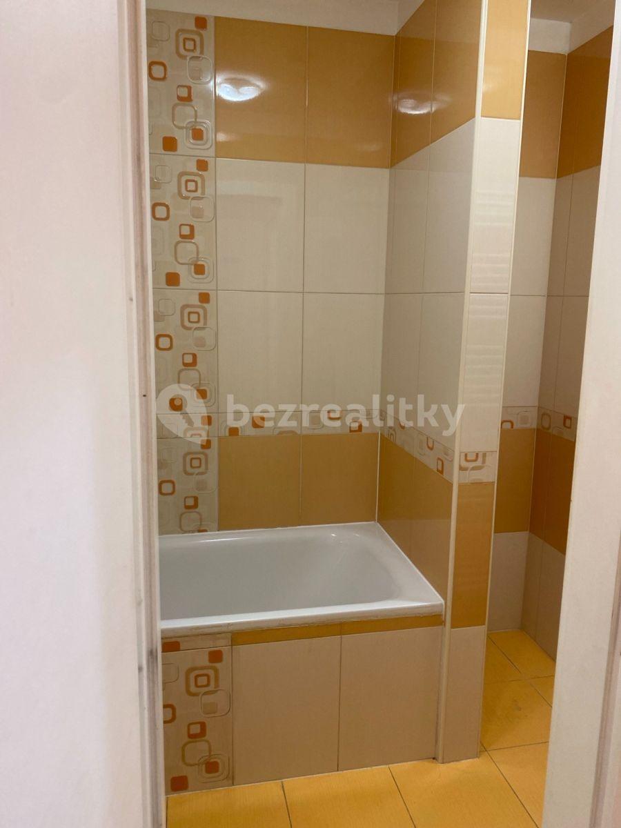 Studio flat for sale, 40 m², V Honech, Klecany, Středočeský Region