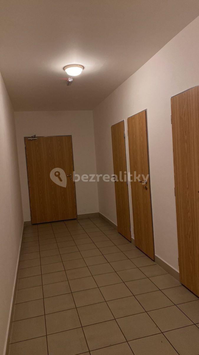 Studio flat for sale, 40 m², V Honech, Klecany, Středočeský Region