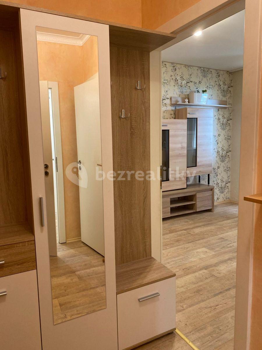 Studio flat for sale, 40 m², V Honech, Klecany, Středočeský Region