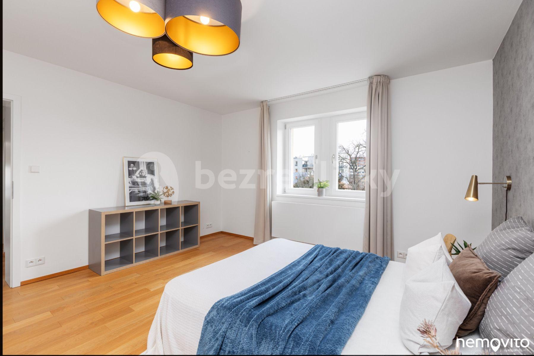 3 bedroom with open-plan kitchen flat to rent, 140 m², U Hrušky, Prague, Prague