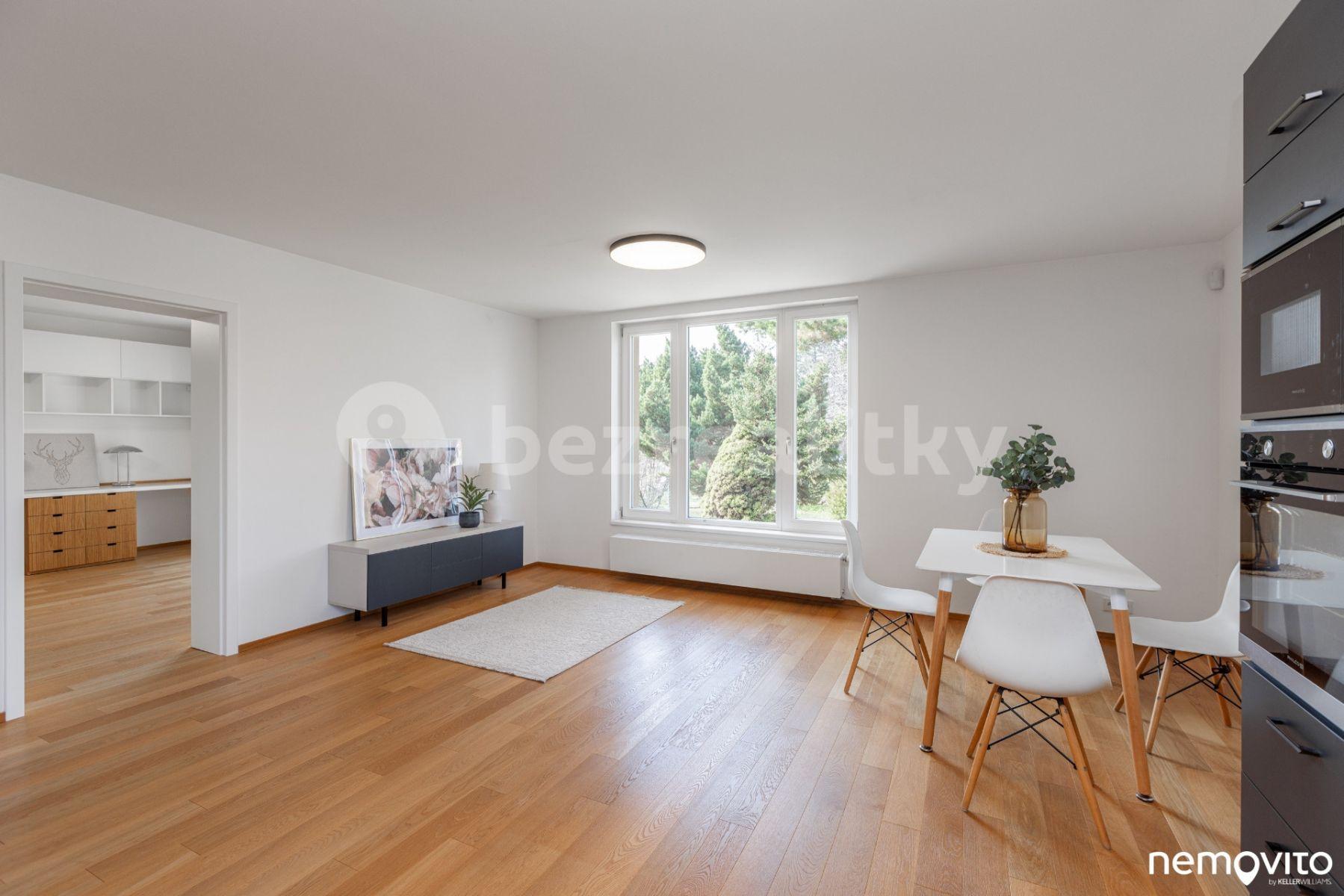 3 bedroom with open-plan kitchen flat to rent, 140 m², U Hrušky, Prague, Prague