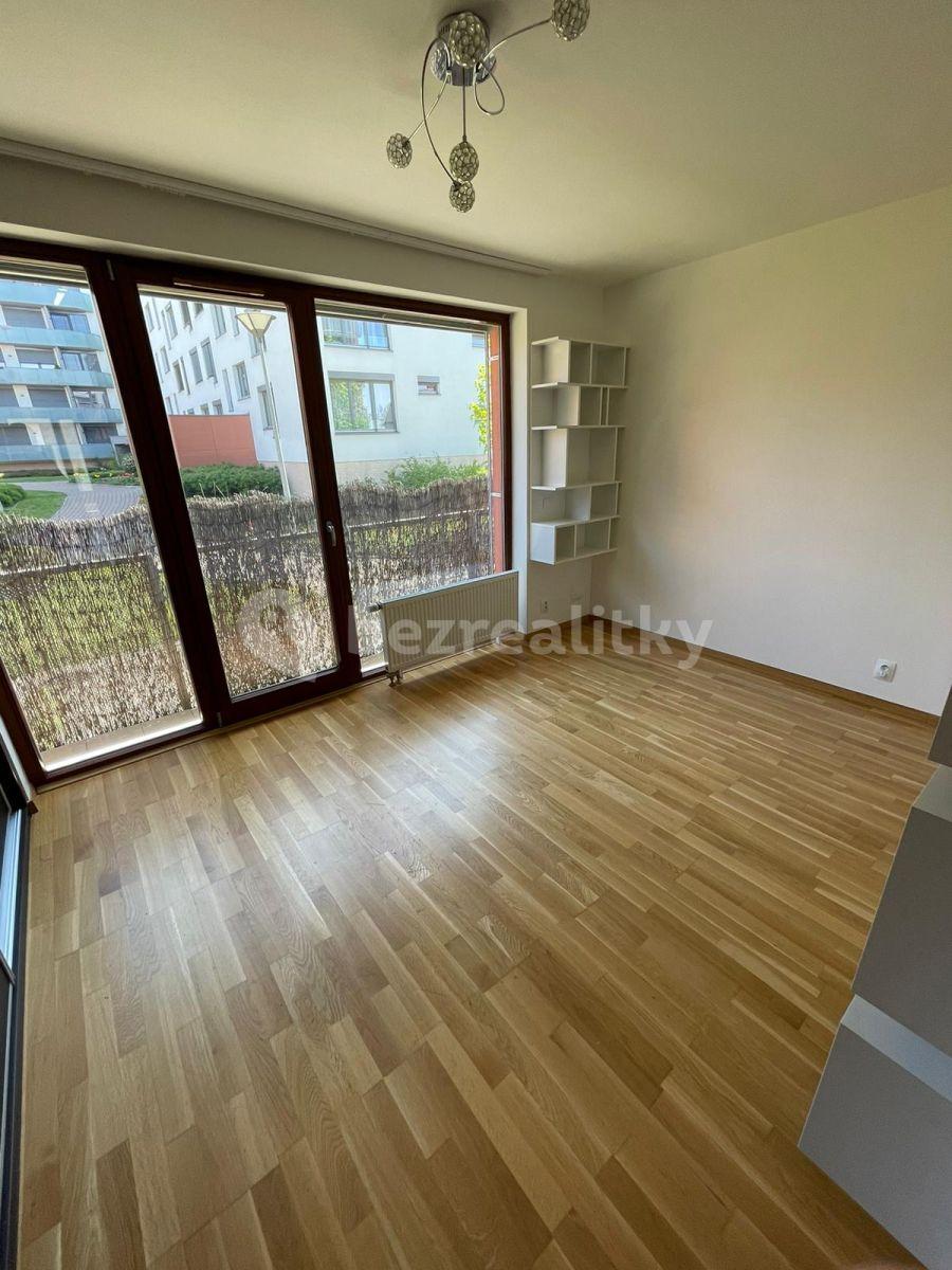 2 bedroom with open-plan kitchen flat to rent, 105 m², Březiněveská, Prague, Prague