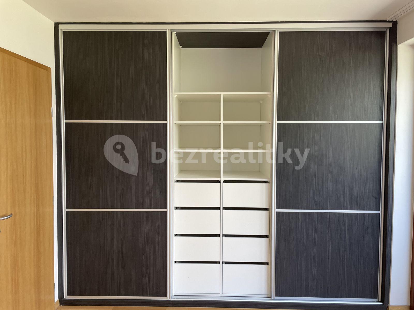 2 bedroom with open-plan kitchen flat to rent, 105 m², Březiněveská, Prague, Prague