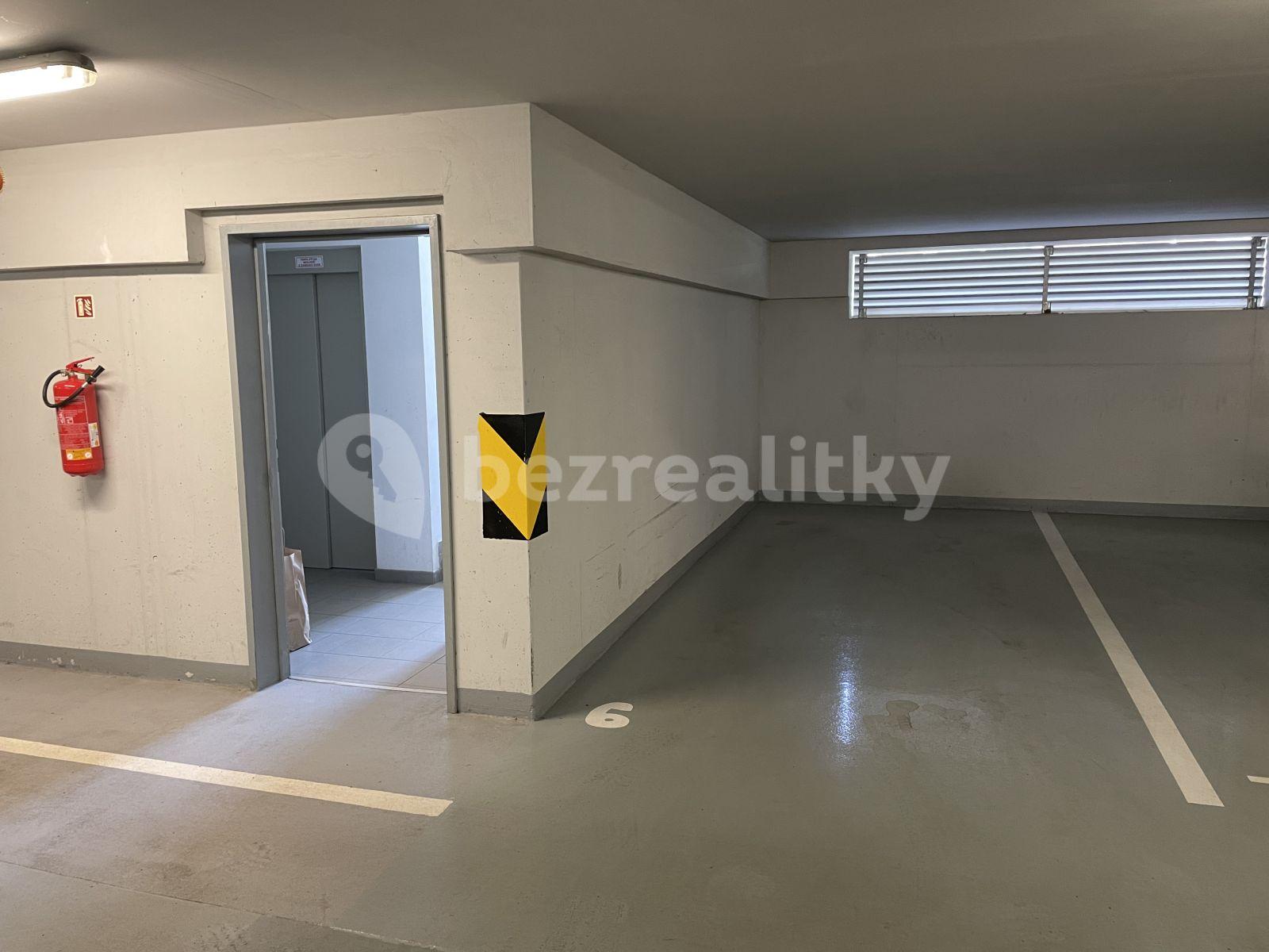 2 bedroom with open-plan kitchen flat to rent, 105 m², Březiněveská, Prague, Prague