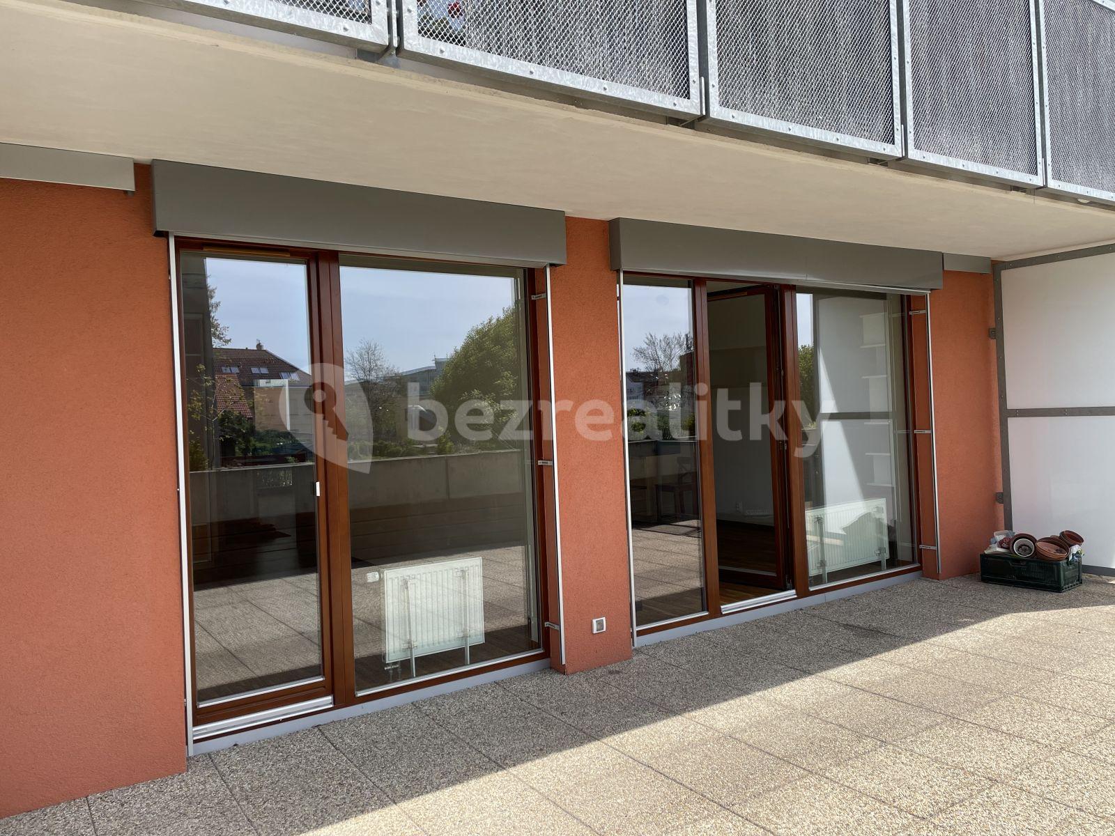 2 bedroom with open-plan kitchen flat to rent, 105 m², Březiněveská, Prague, Prague