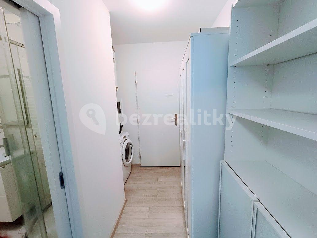 Studio flat for sale, 23 m², Holečkova, Prague, Prague