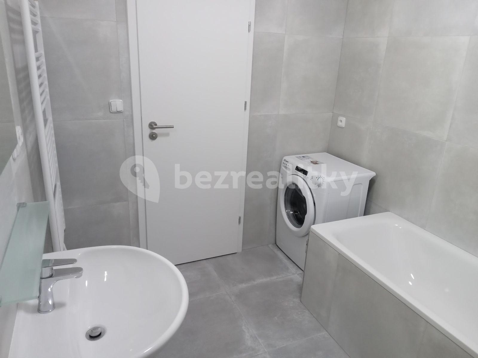 Studio flat to rent, 38 m², V Pitkovičkách, Prague, Prague