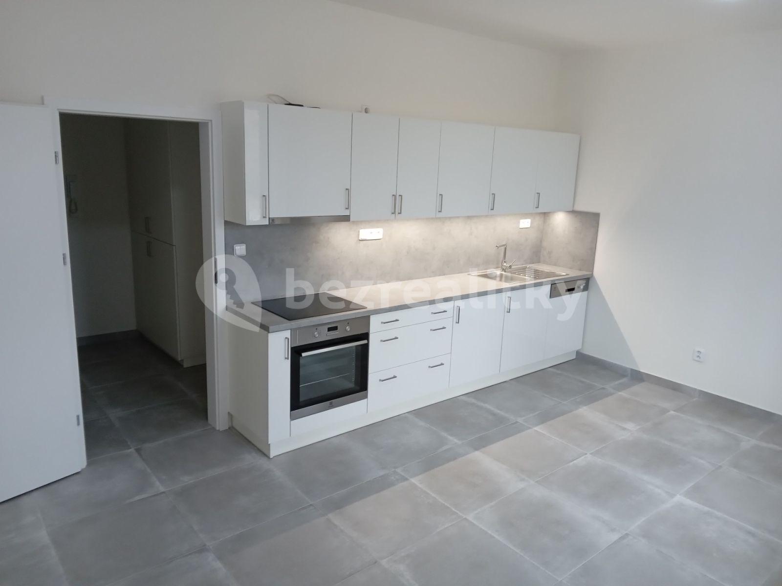 Studio flat to rent, 38 m², V Pitkovičkách, Prague, Prague