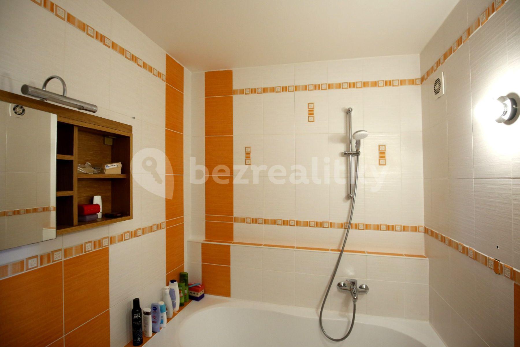 2 bedroom with open-plan kitchen flat for sale, 74 m², Plickova, Prague, Prague