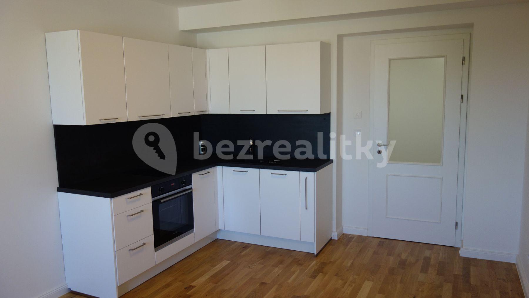 Studio flat to rent, 32 m², Ječná, Prague, Prague