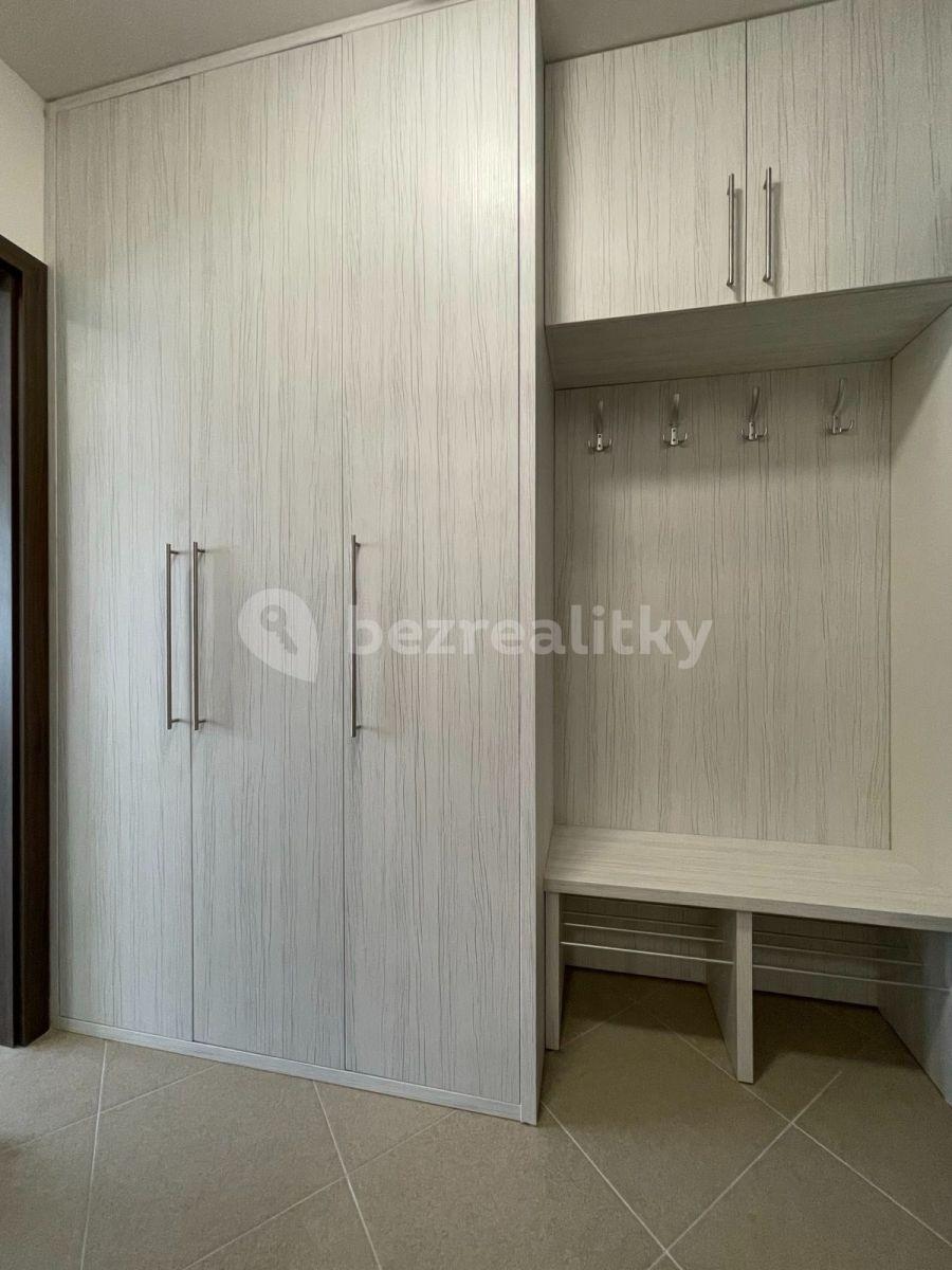 Studio flat to rent, 38 m², Gollové, Prague, Prague