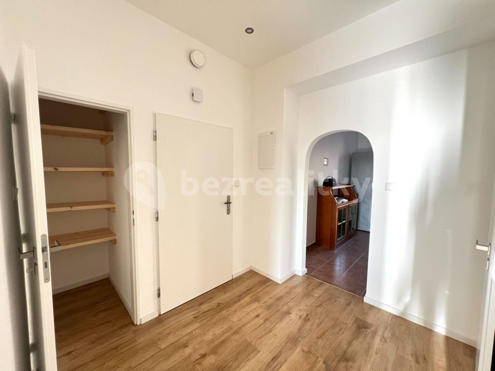 3 bedroom flat to rent, 98 m², Budějovická, Prague, Prague