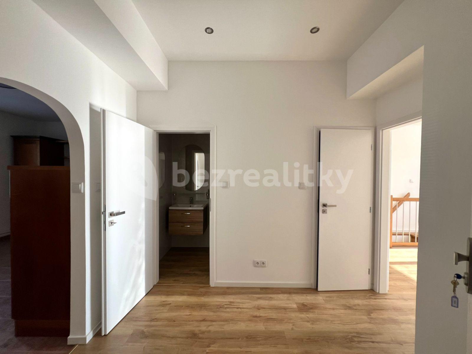 3 bedroom flat to rent, 98 m², Budějovická, Prague, Prague