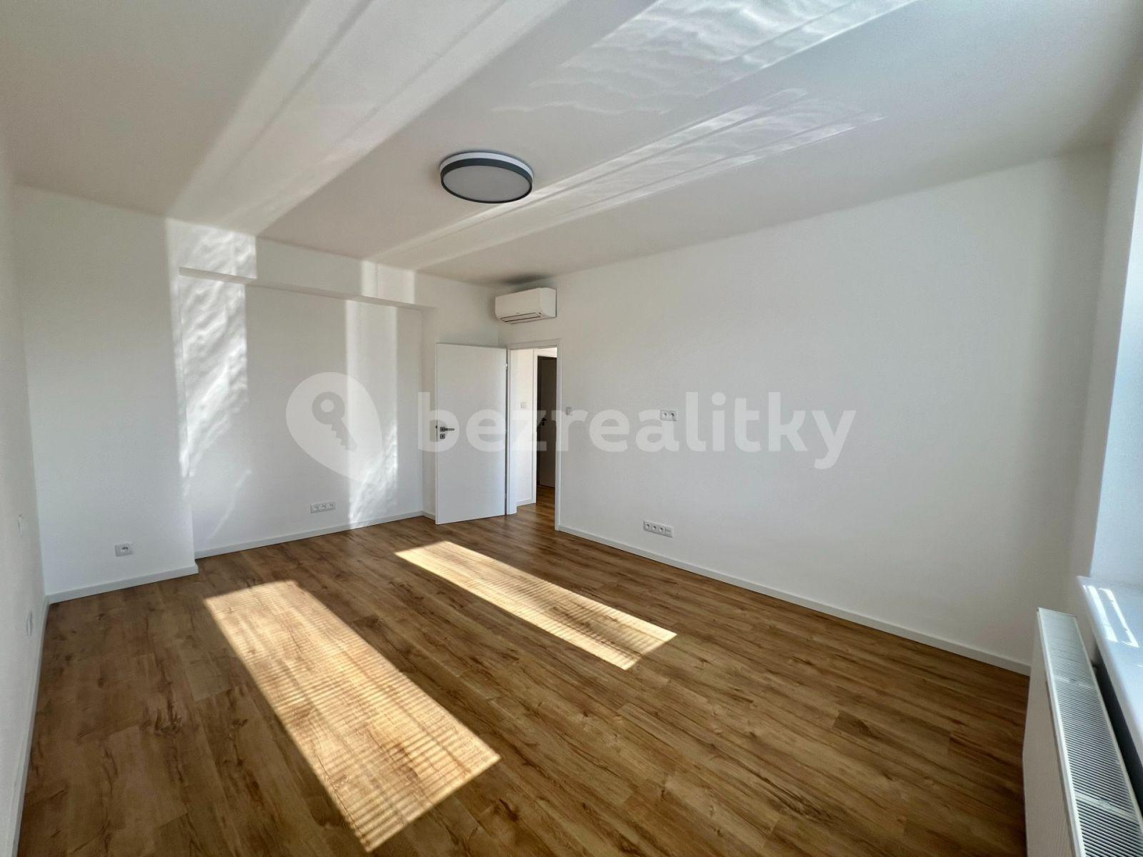 3 bedroom flat to rent, 98 m², Budějovická, Prague, Prague