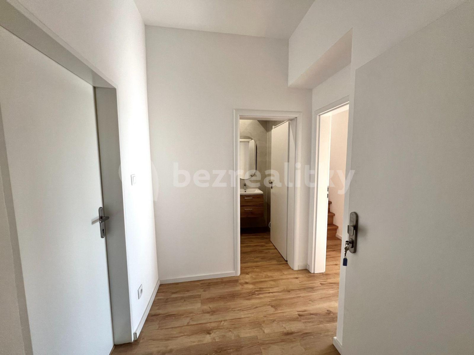 3 bedroom flat to rent, 98 m², Budějovická, Prague, Prague