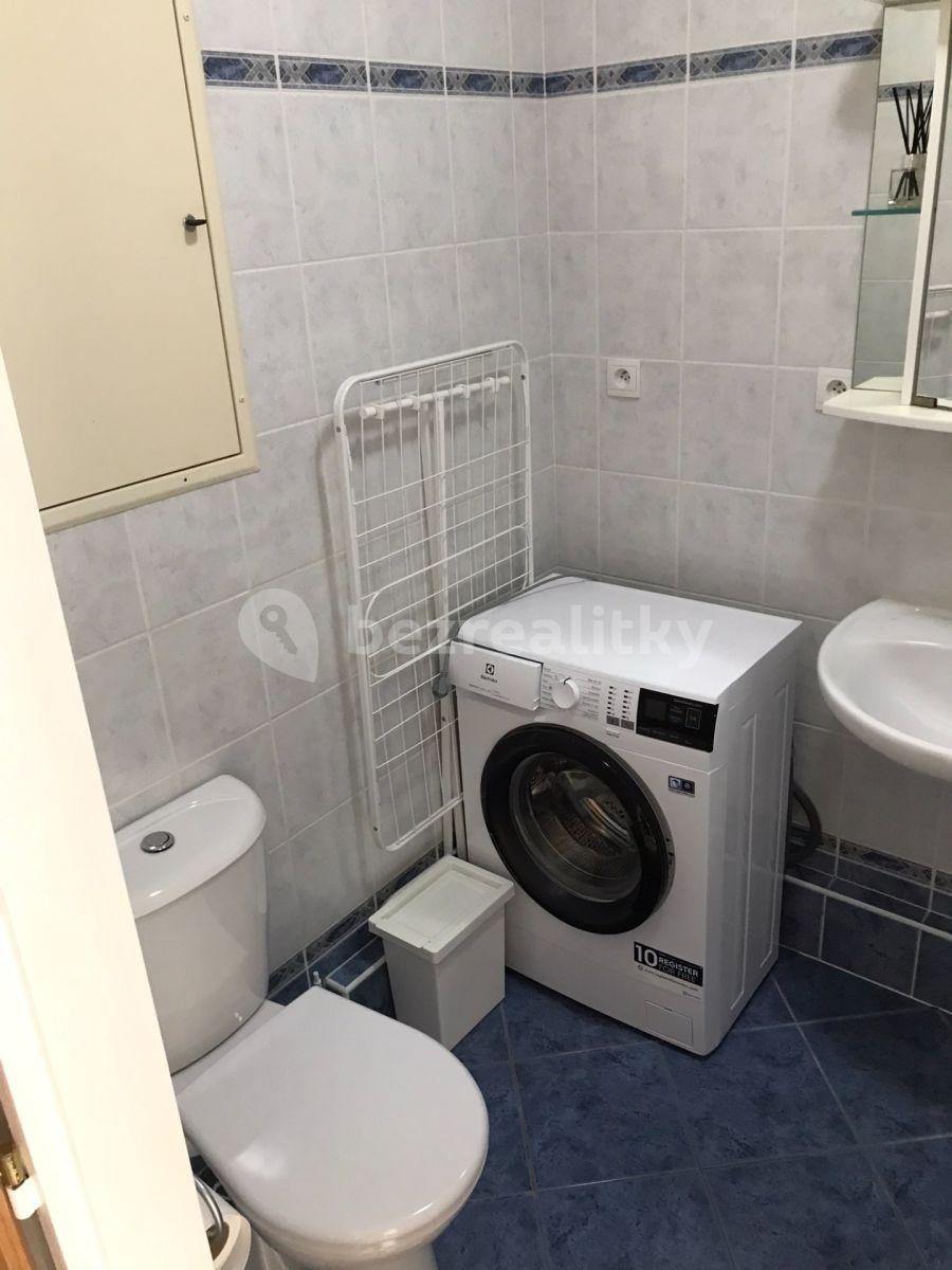 Studio flat to rent, 36 m², Bělohorská, Brno, Jihomoravský Region