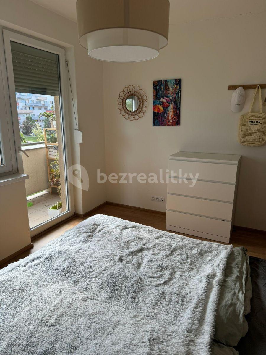 2 bedroom with open-plan kitchen flat to rent, 82 m², Hornoměcholupská, Prague, Prague