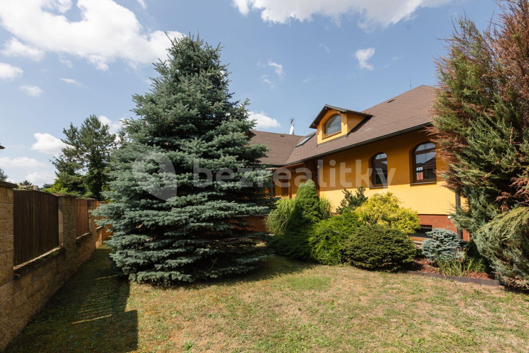 house for sale, 314 m², Sluštice, Středočeský Region