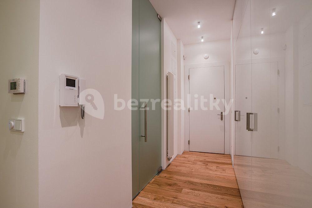 1 bedroom with open-plan kitchen flat to rent, 89 m², Laubova, Prague, Prague