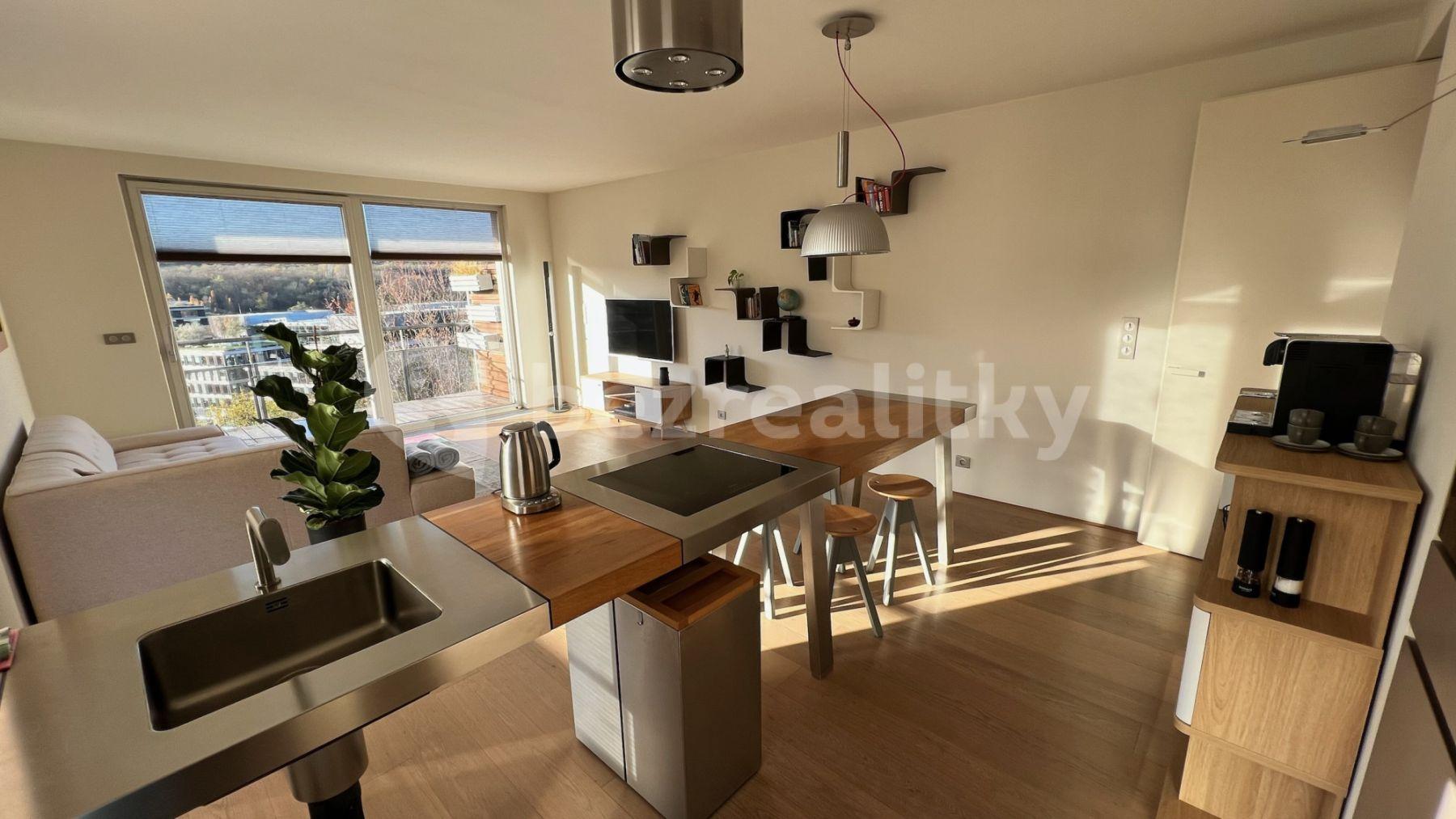 2 bedroom with open-plan kitchen flat to rent, 90 m², Klímova, Prague, Prague