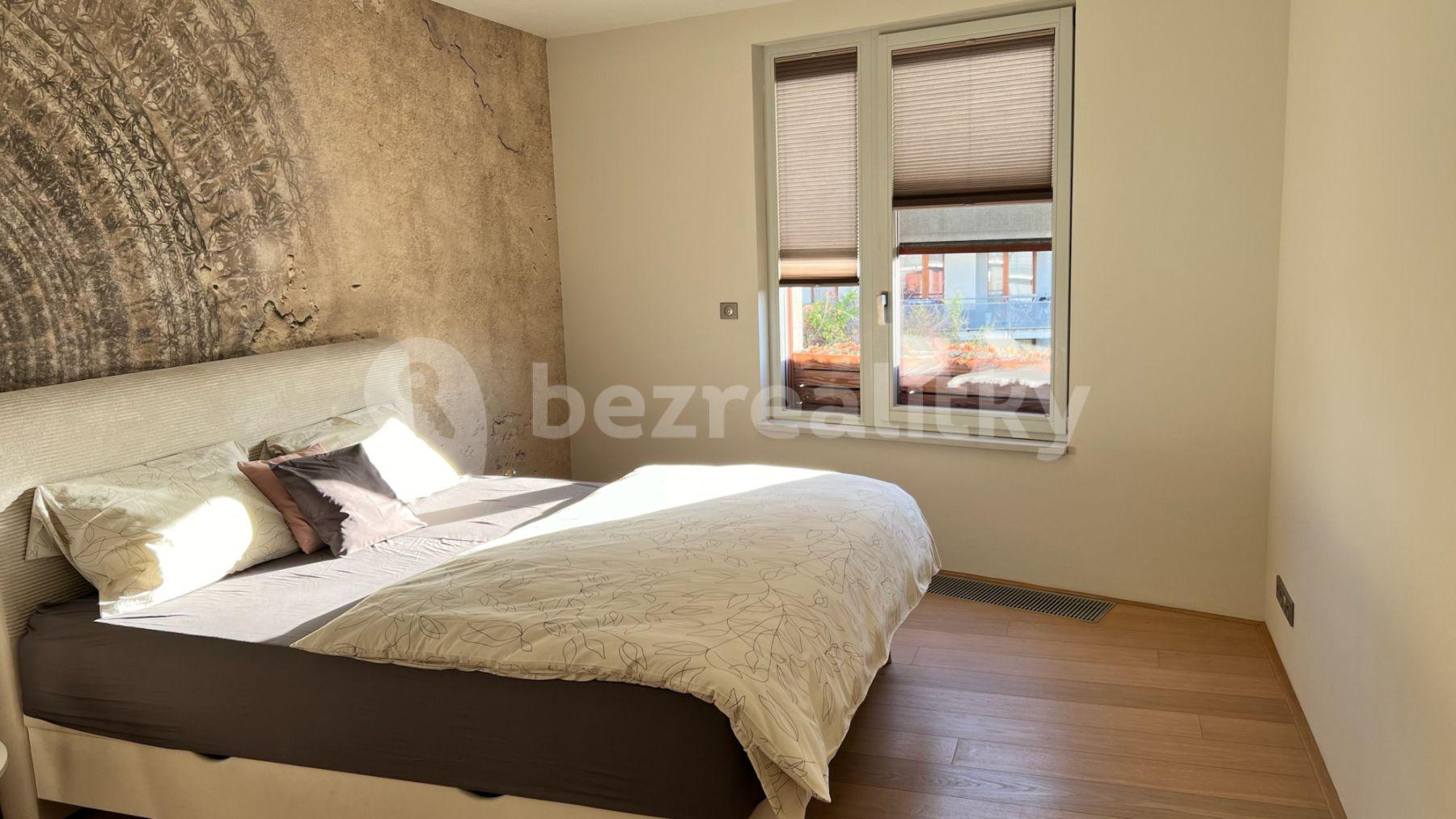 2 bedroom with open-plan kitchen flat to rent, 90 m², Klímova, Prague, Prague