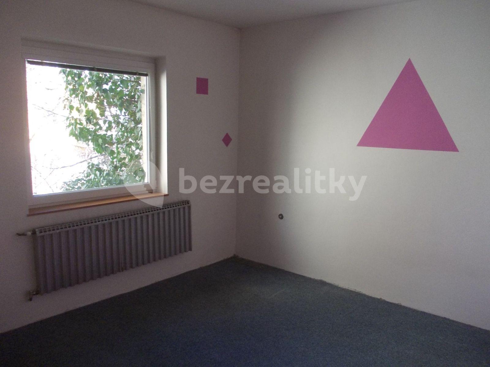 3 bedroom with open-plan kitchen flat to rent, 80 m², Bayerova, Brno, Jihomoravský Region