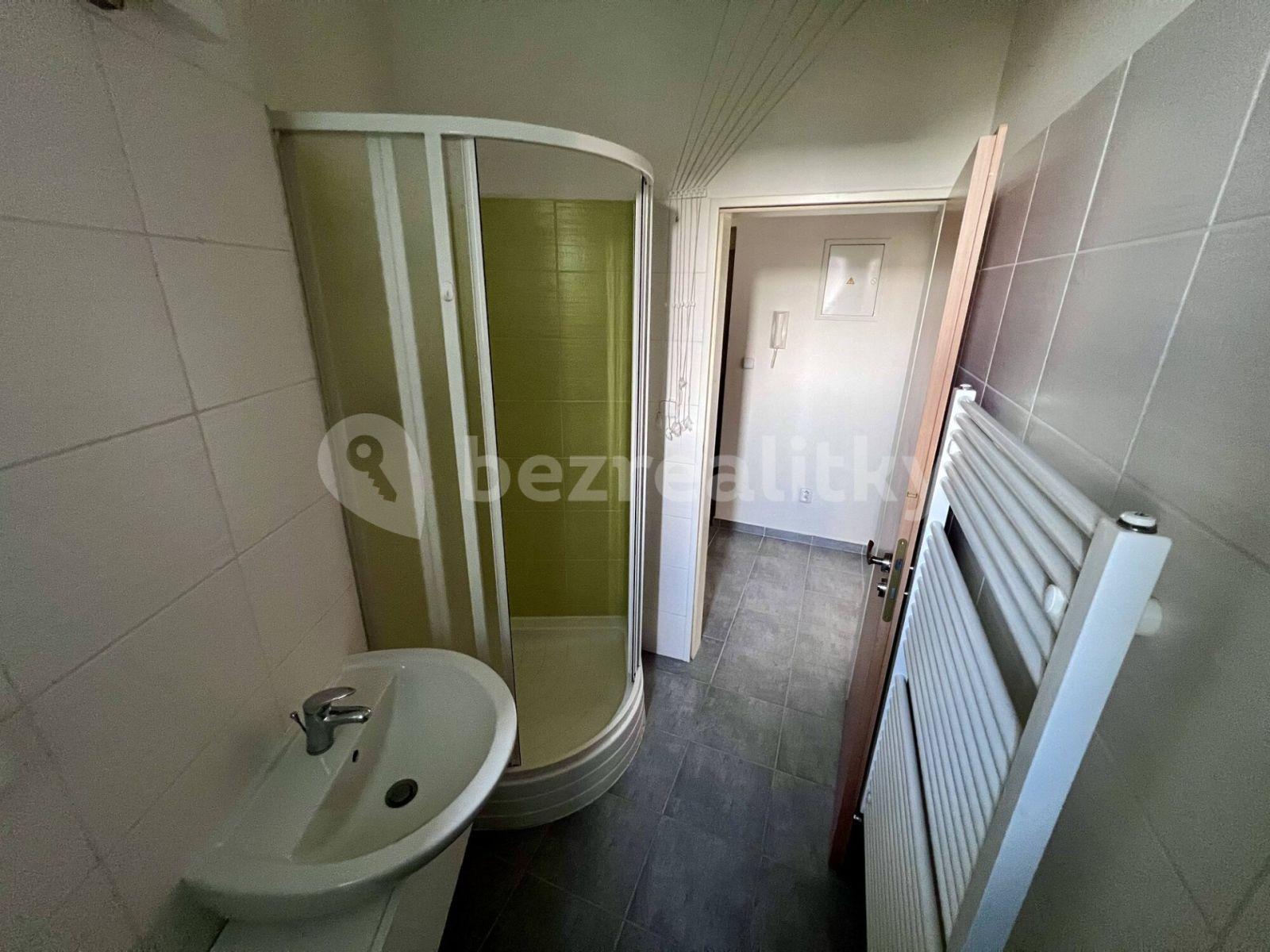 Studio flat for sale, 30 m², Vysočanské náměstí, Prague, Prague