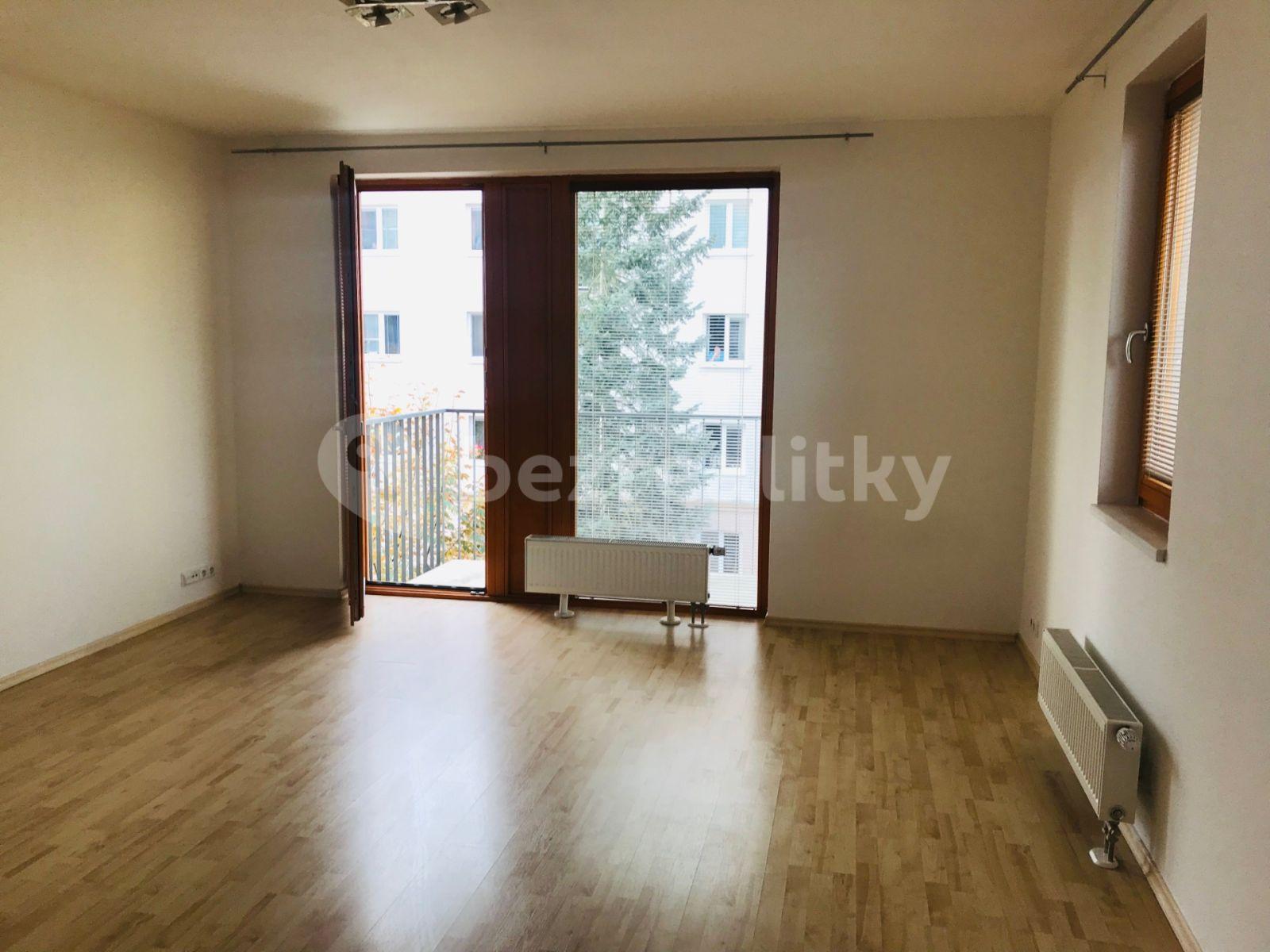 Studio flat to rent, 43 m², Třeboňská, Prague, Prague