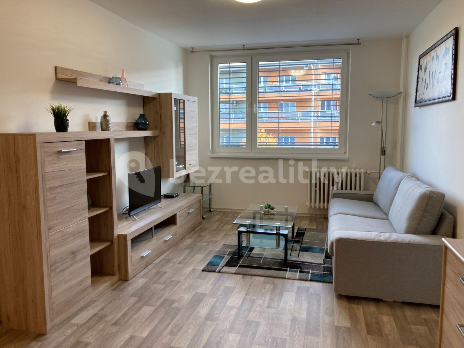 2 bedroom with open-plan kitchen flat to rent, 66 m², Kukelská, Prague, Prague