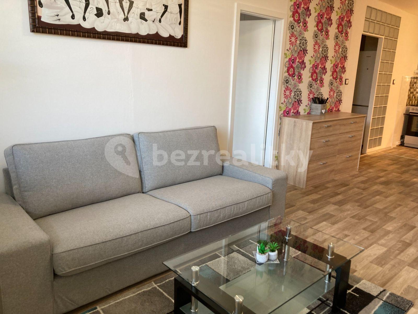 2 bedroom with open-plan kitchen flat to rent, 66 m², Kukelská, Prague, Prague